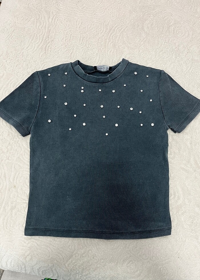 Üstü taşlı göbegi kapatan crop - Görsel 3