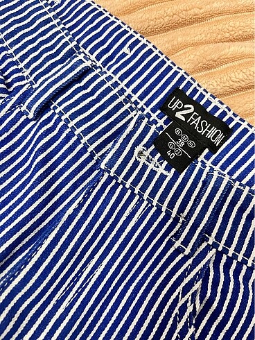 Mavi beyaz cizgi desenli kot pantalon