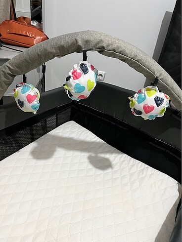 Katlanabilir taşınabilir bebek yatagı