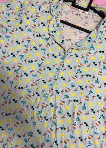 Renkli Baskılı Kısa Kollu Pamuk Gömlek ve iç giyim pijaöa - Görsel 3