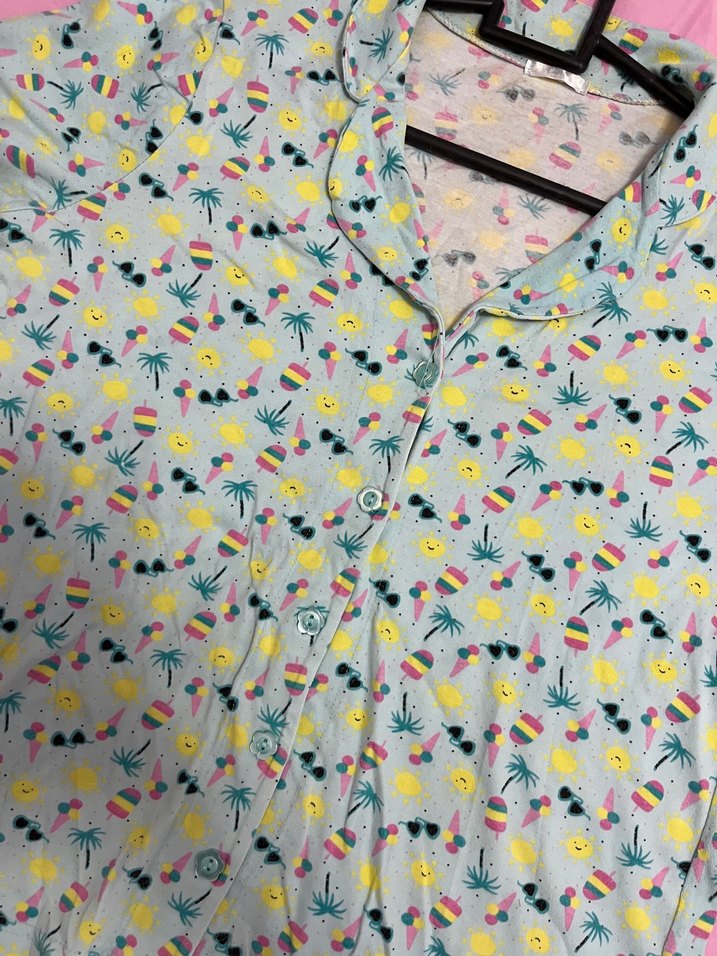 Renkli Baskılı Kısa Kollu Pamuk Gömlek ve iç giyim pijaöa - Görsel 3