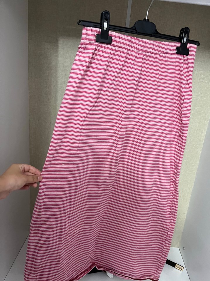 Pembe Çizgili Piliseli Midi Etek - Görsel 3