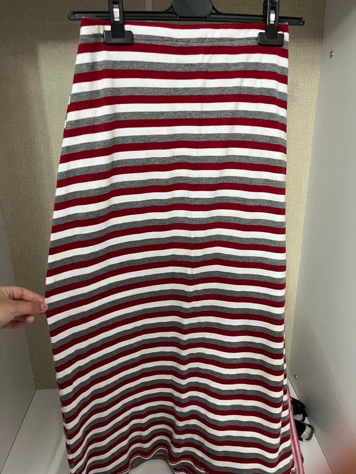 Çizgili Kırmızı-Gri Midi Kadın Etek - Görsel 3