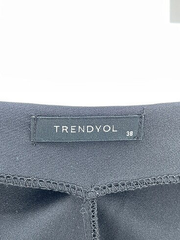 38 Beden çeşitli Renk Trendyol & Milla Düz Kesim %70 İndirimli.
