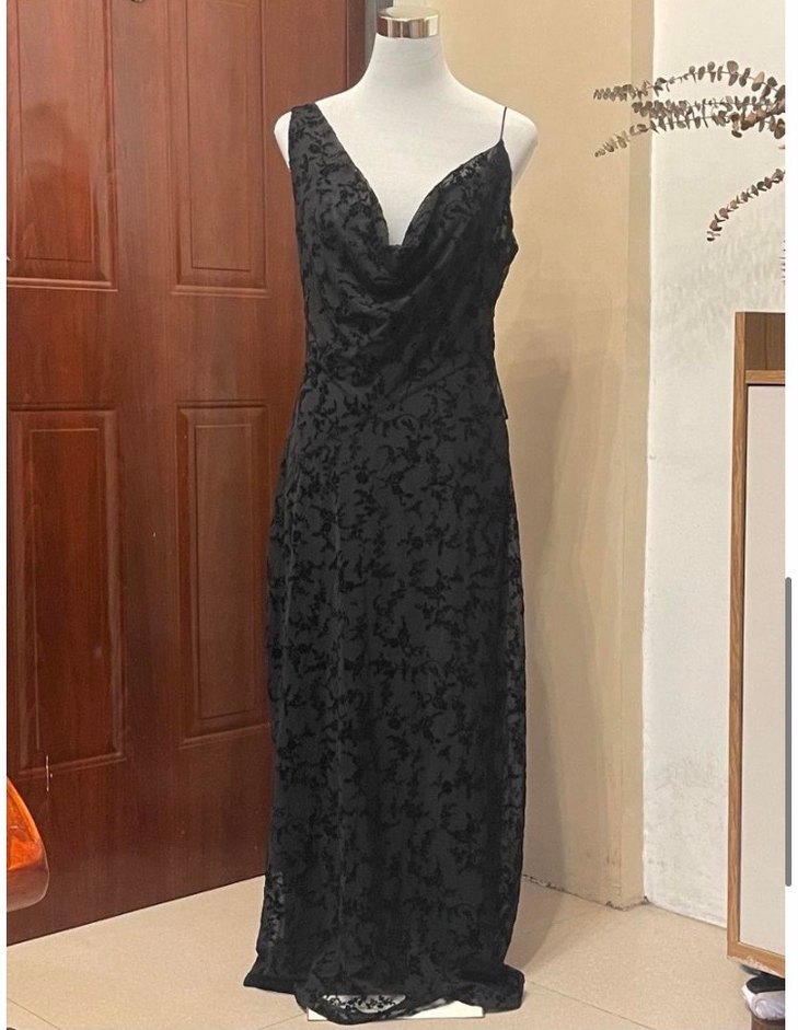 Siyah Yılan Desenli Uzun V Yaka Elbise - Görsel 3