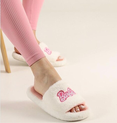 Barbie nakışlı peluş ev terliği