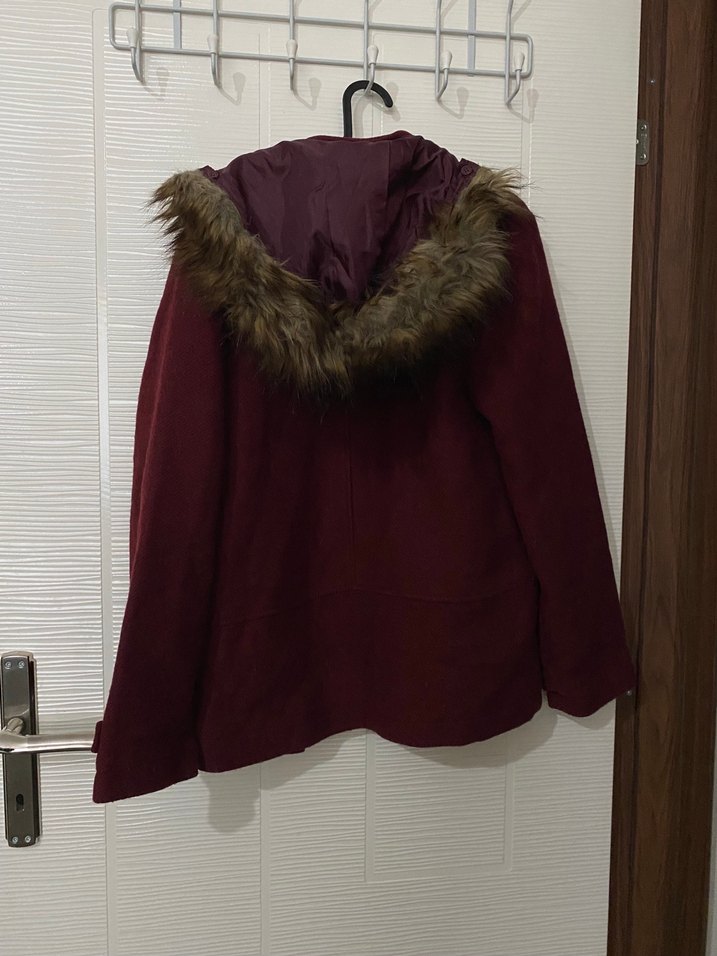 Bordo Kürklü Kapüşonlu Kadın Mont - Görsel 2
