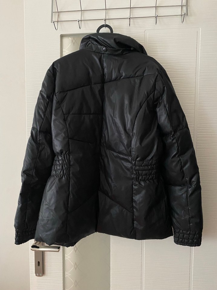 Siyah Fermuarlı Kadın Kışlık Ceket - Görsel 3