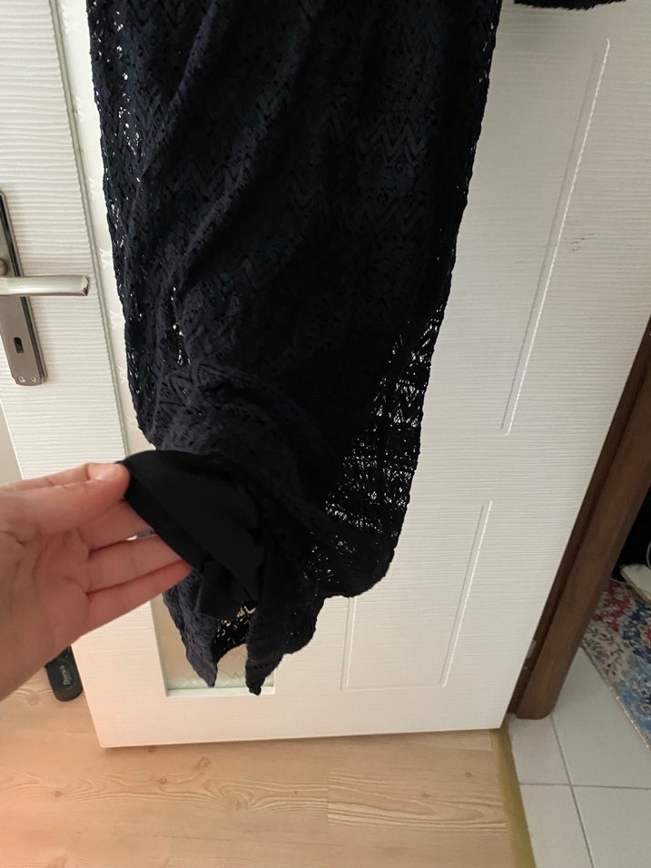 Dantel Detaylı Siyah Uzun Kollu Triko Elbise - Görsel 4