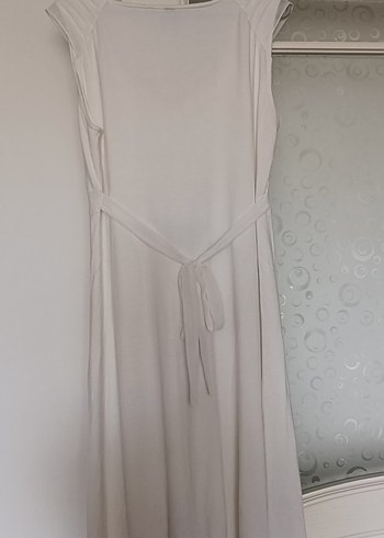 V Yaka Kolsuz Beyaz Elbise - Görsel 2