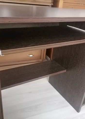 Bilgisayar ve çalışma masası - Görsel 3