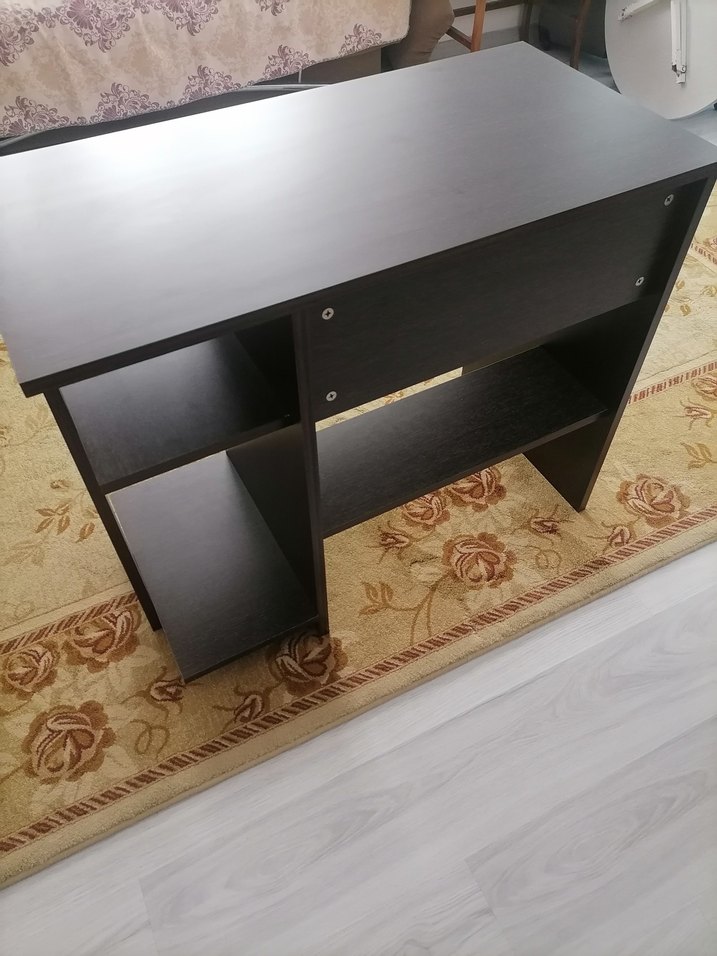 Bilgisayar ve çalışma masası - Görsel 4