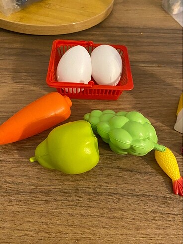 Beden Renk Buzdolabı mini eşyaları ve sebze-meyve