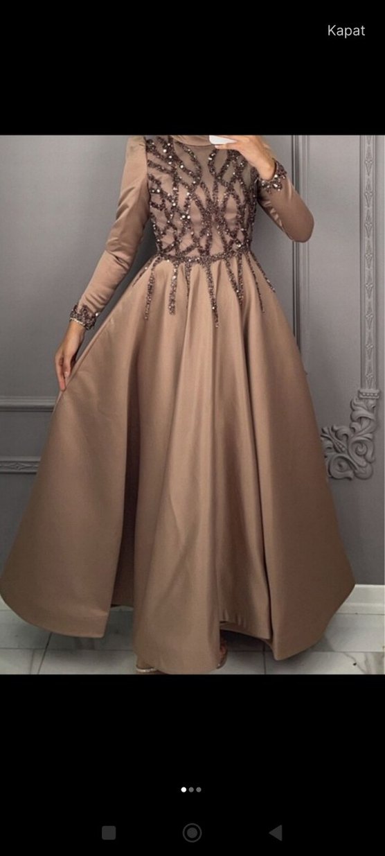 Uzun Kol İşlemeli Camel Tesettür Abiye - Görsel 2