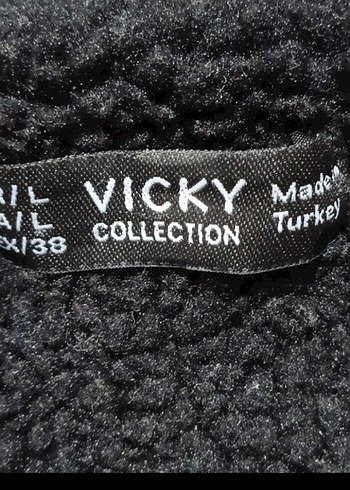 Parlak Siyah kadın yağmurluk - Görsel 4