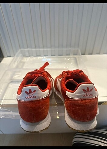35,5 Beden kırmızı Renk Adidas ayakkabı 