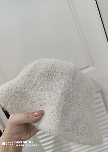 Beyaz Kadın Peluş Şapka - Görsel 2