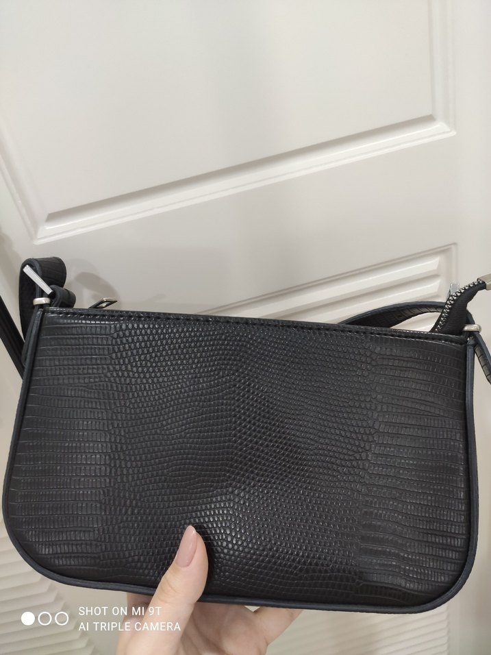 Siyah Yılan Desenli Deri Kadın Çanta - Görsel 3