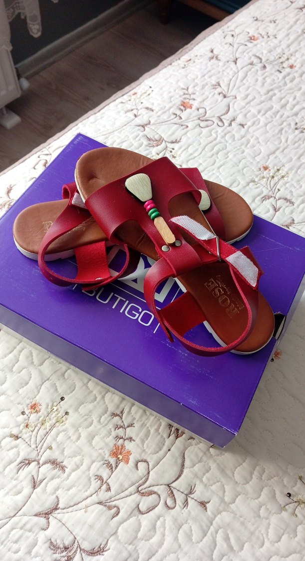 Tokalı Kırmızı Dolgu Topuklu Kadın Sandalet - Görsel 2