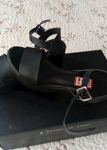 Kadın Siyah Dolgu Topuklu Sandalet - Görsel 3