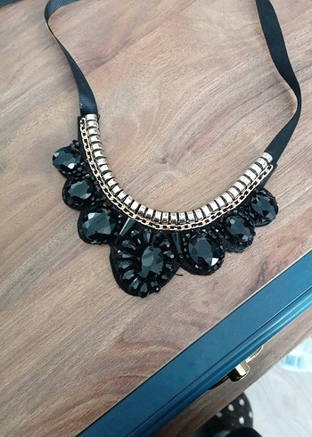 Siyah İşlemeli Gotik Boncuklu Midi Kolye - Görsel 2