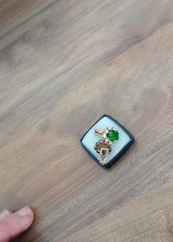 Yeşil Taşlı Mini Küpe - Görsel 4