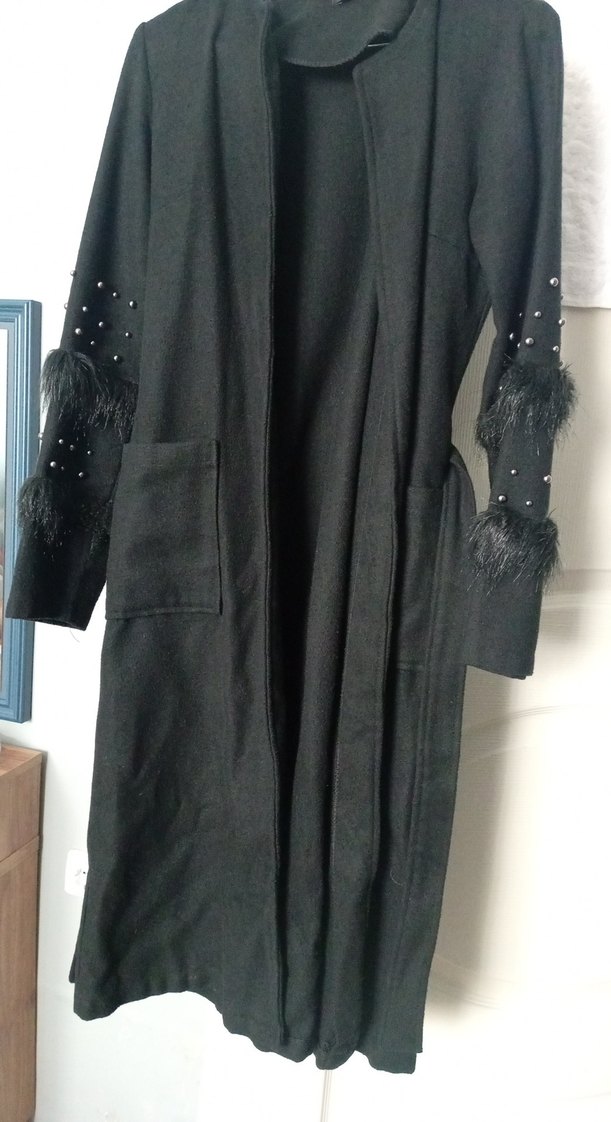 Siyah Uzun Kürklü Kadın Kaban - Görsel 3