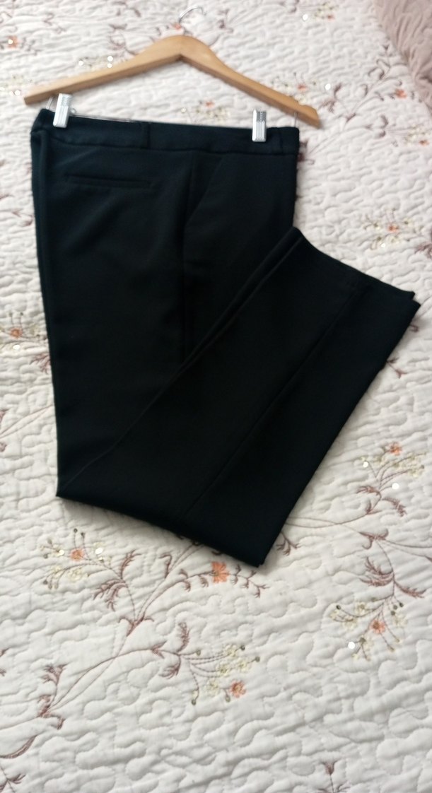 Kadın Siyah Kemerli Kumaş Pantolon - Görsel 3