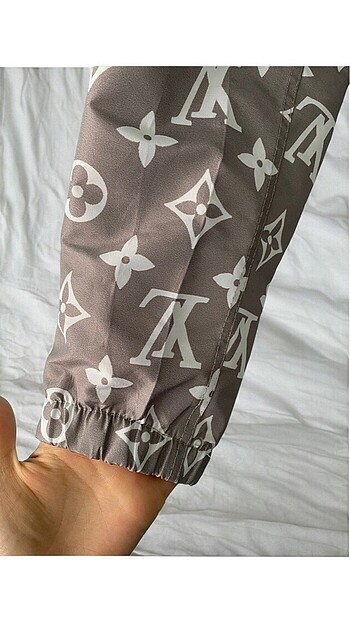 m Beden Louis vuitton yağmurluk ceket