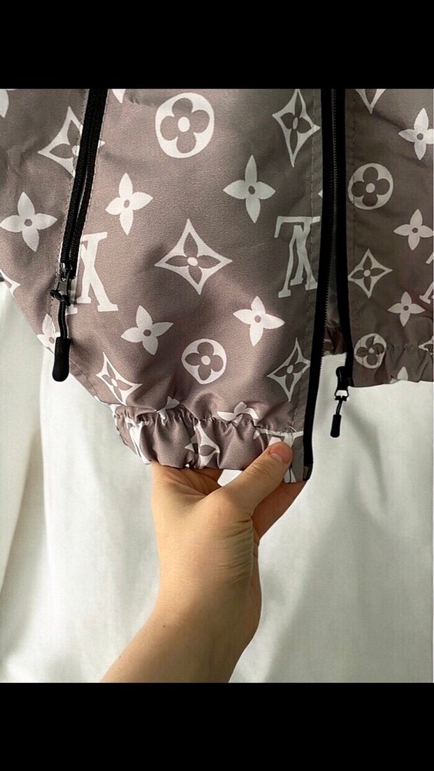 Louis vuitton yağmurluk ceket - Görsel 2