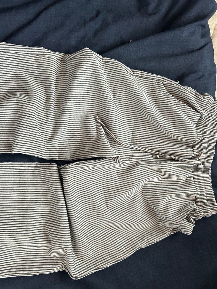 Gri Çizgili Keten Pilili Rahat Kesim Kadın Pantolon - Görsel 3