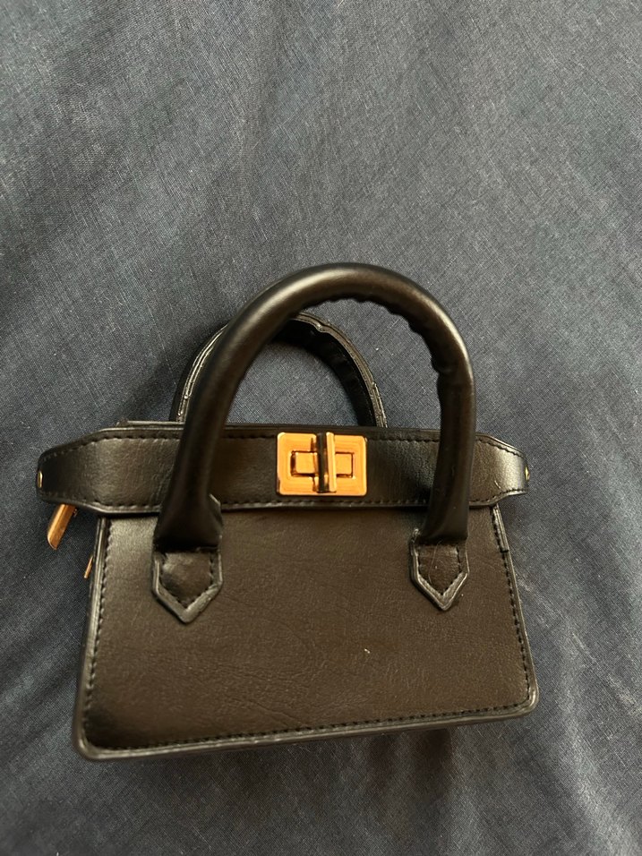 Siyah DeriÇanta - Görsel 3