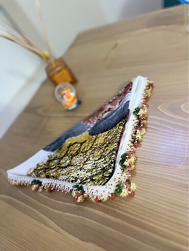 l Beden beyaz Renk Oyalı yazma