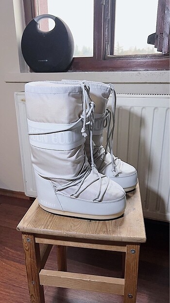moon boot