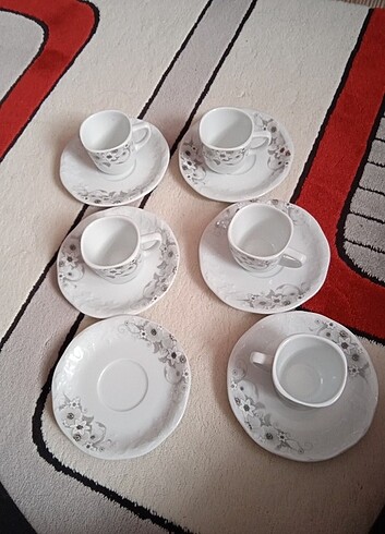 Güral porselen kahve fincanları 
