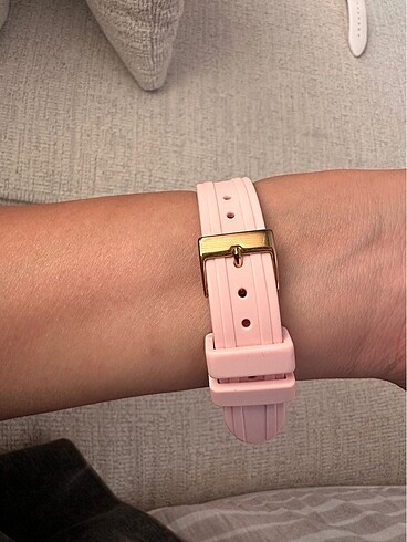  Beden Guess pembe