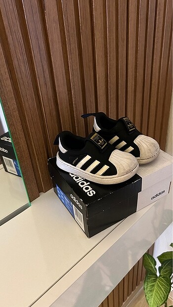 20 Beden siyah Renk Adidas bebek ayakkabısı