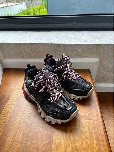 Balenciaga Track
