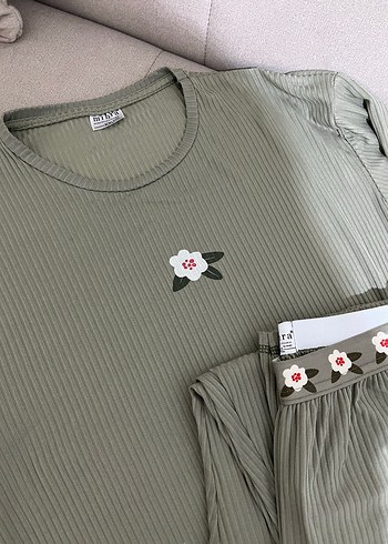 Yeşil Kadın Kısa Kollu Rahat Pijama Takımı - Görsel 3