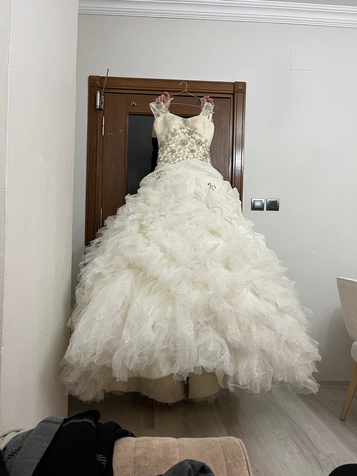 Beyaz Straplez Prenses Gelinlik - Görsel 2