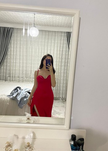 Diğer Kırmızı Parlak Straplez Abiye