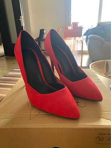 39 Beden Kırmızı stiletto