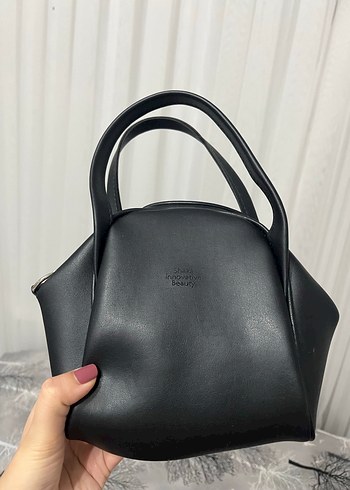 Siyah Deri Minimalist Kadın Çanta