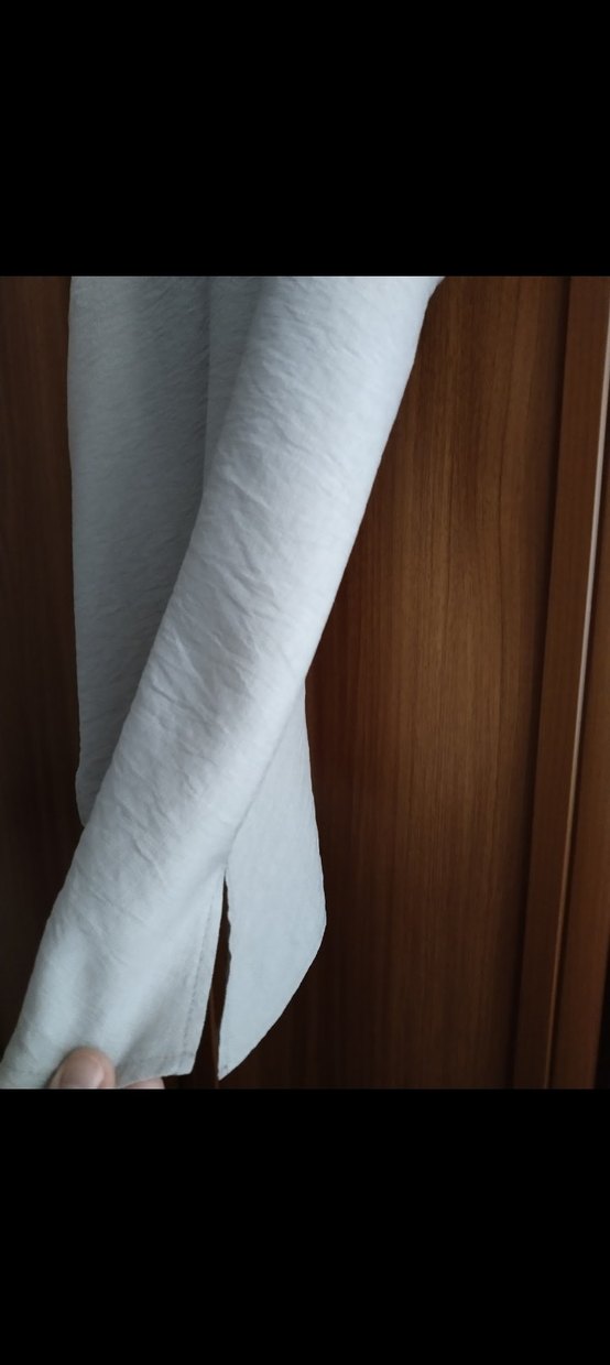 V Yaka bej krinkıl askılı bayan blüz - Görsel 4