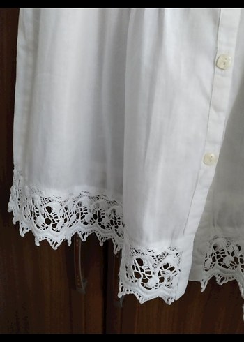 Kadın Beyaz Dantel Detaylı V Yaka Bluz - Görsel 2