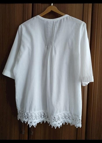 Kadın Beyaz Dantel Detaylı V Yaka Bluz - Görsel 3