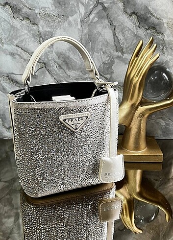 Beden PRADA - Panier satin bag with crystals Size: 17 x 17 cm ????????