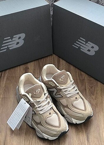 New Balance ????NEW BALANCE 9060 KAHVE-KREM ??36-37-38-38-39-40 NUMARA STO