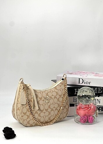 Coach shoulder bag??? Ölçüler:??24cm??16cm? ????