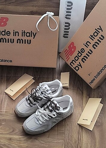 NEW BALANCE MIU MIU 